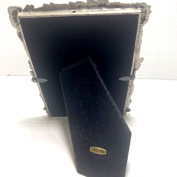 Silver Metal Picture Frame with Bird & Flower Design 3.5 by 5" - Picture 4 of 7